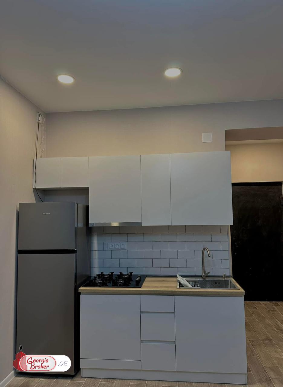 продается квартира с новым ремонтом 3-комнаты